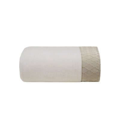 Toalla con Borde Decorativo Color Beige - Varios Tamaños